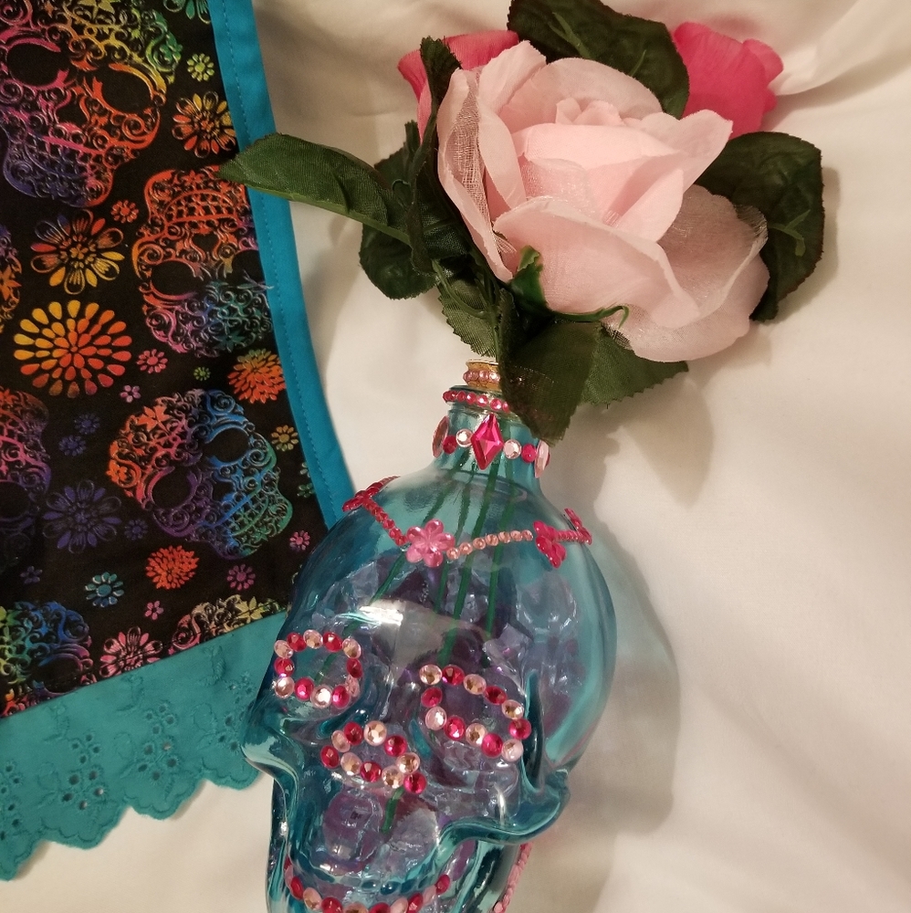 Handmade Skull Runner